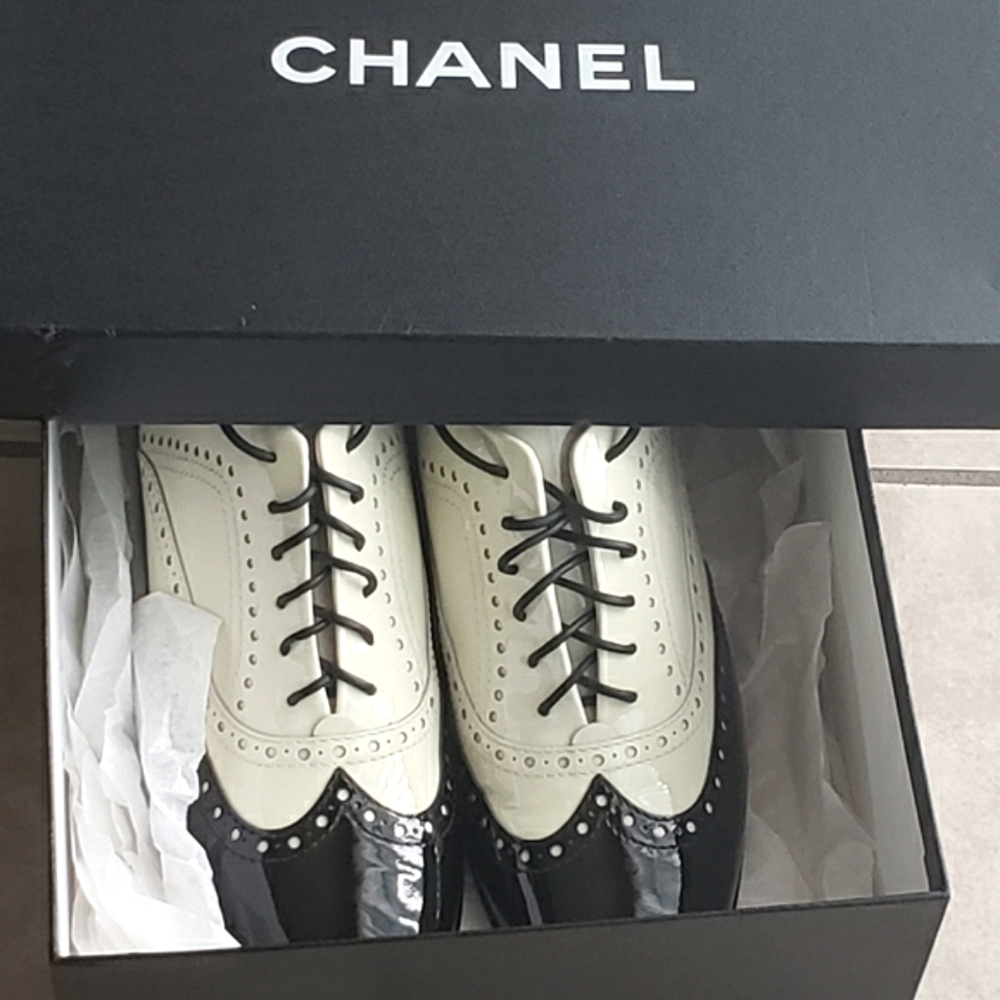 Chanel lace up patient calfskin oxford - Picture 2 of 12